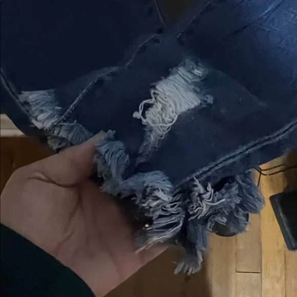 NWT KanCan Women's Skinny Jeans in Distressed Blue - Picture 3 of 5